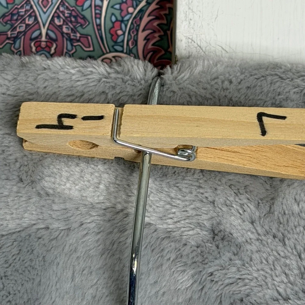 Talbots Heritage Pants Womens 4 Navy Blue Preppy Printed Ankle Mid Rise - Picture 10 of 10